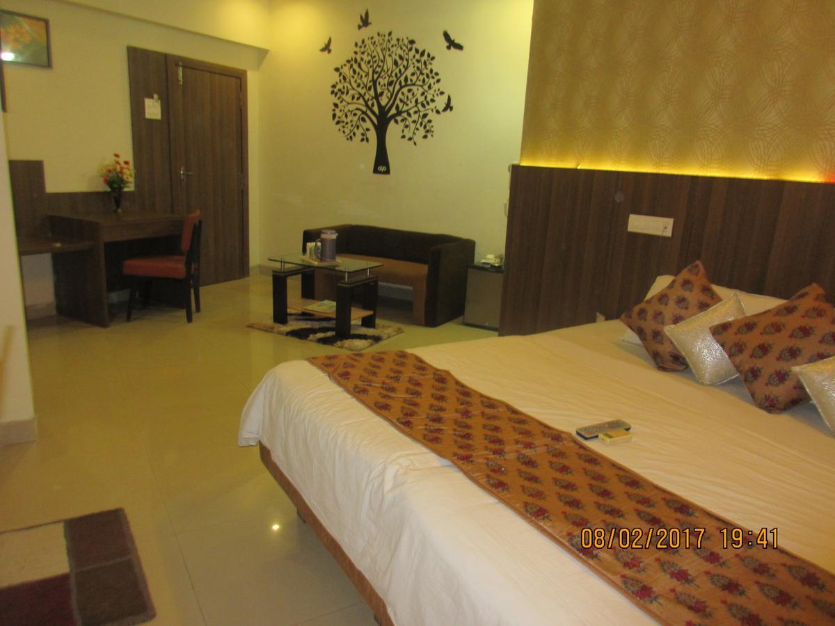 Hotel Panchratna Panvel Εξωτερικό φωτογραφία