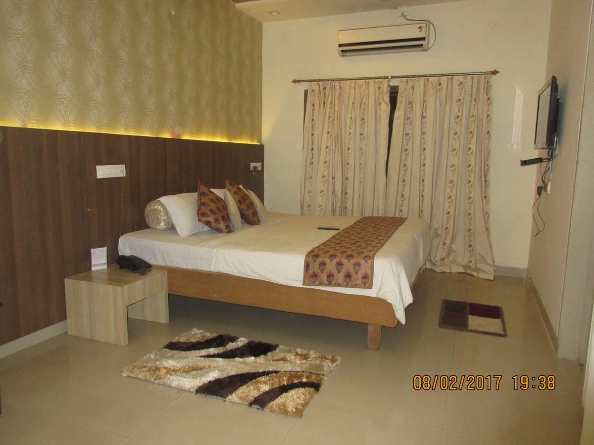 Hotel Panchratna Panvel Εξωτερικό φωτογραφία